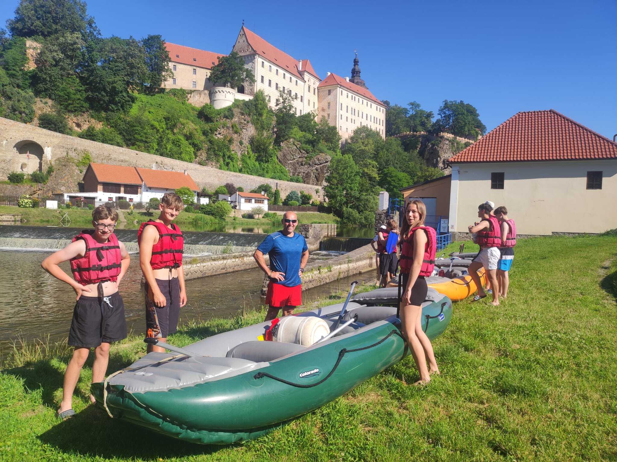 Výlet 8.B "RAFTY"